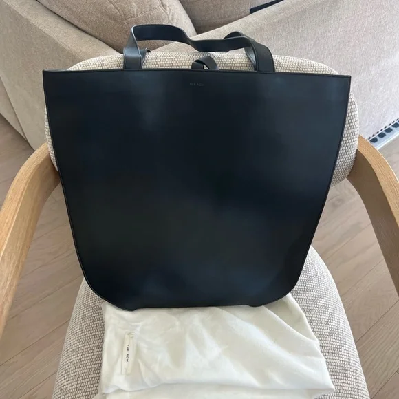 The Row Graham Leather Tote in Black - Picture 4 of 11